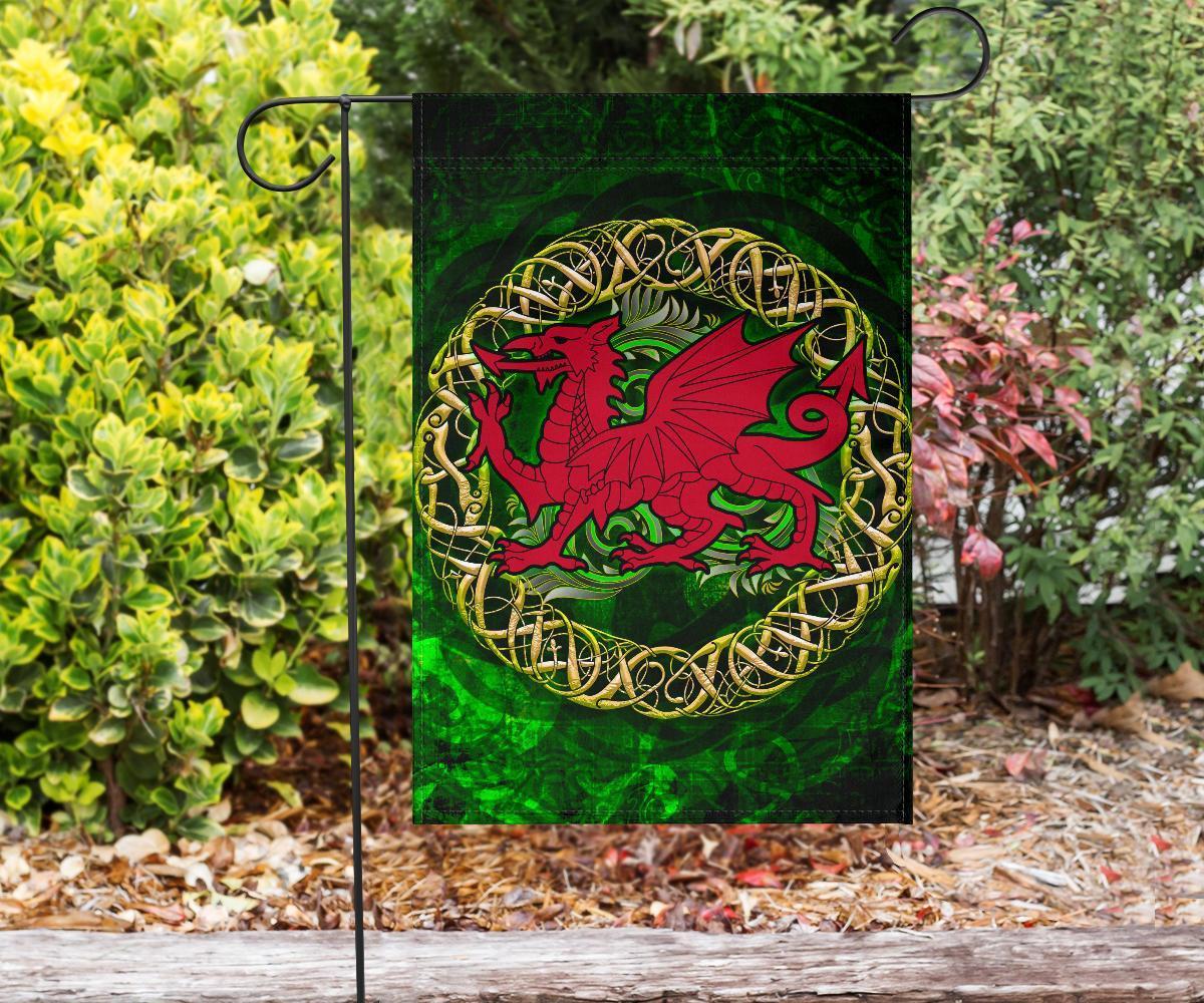 Wales Celtic Flag - Cymru Celtic Tree - Vibe Hoodie Shop