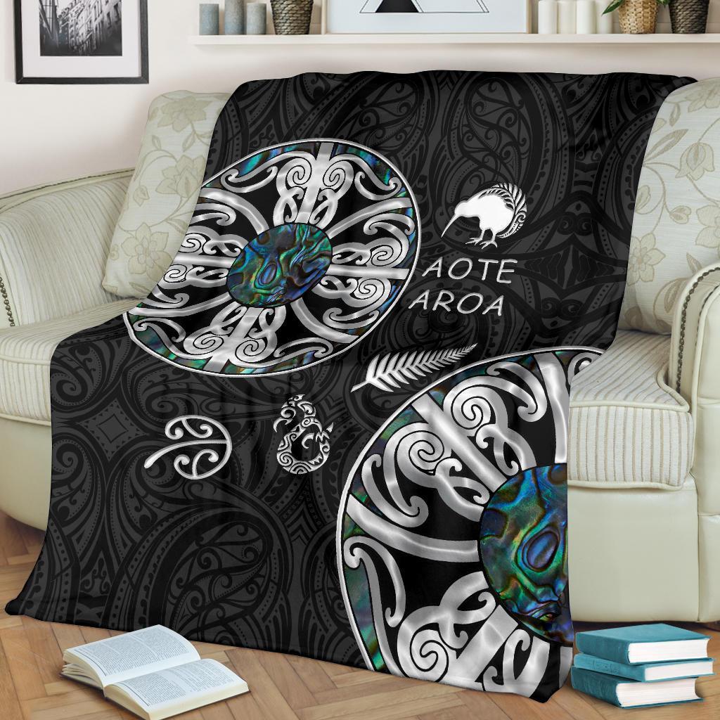 New Zealand Aotearoa Premium Blanket, Maori Mangopare Paua Shell - Vibe Hoodie Shop