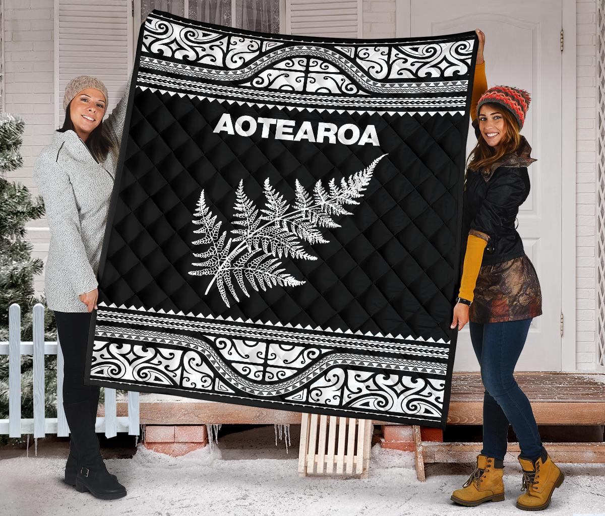 Aotearoa New Zealand Maori Premium Quilt Silver Fern - White - Vibe Hoodie Shop