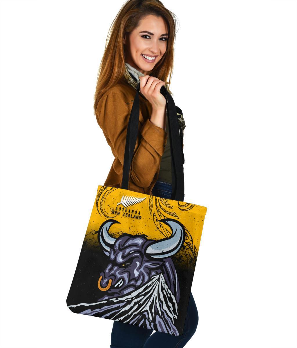 new-zealand-maori-tote-bag-taranaki-bull