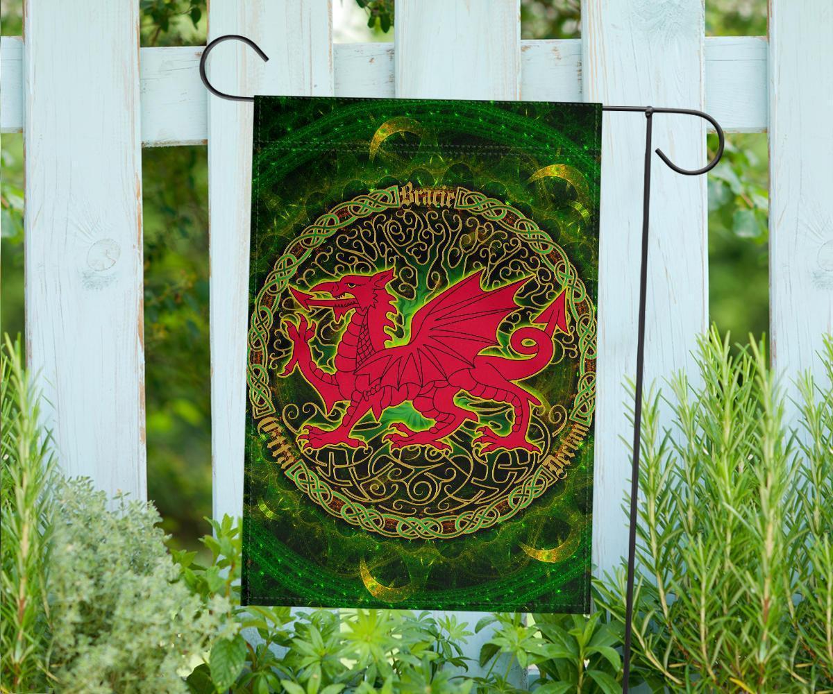 Celtic Flag - Wales Cymru With Celtic Tree (Green) - Vibe Hoodie Shop