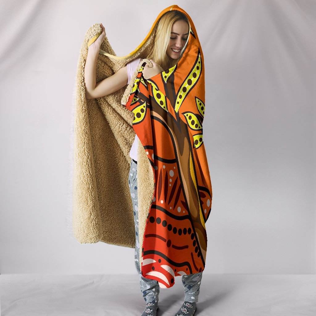 aboriginal-hooded-blanket-tree-on-the-hill