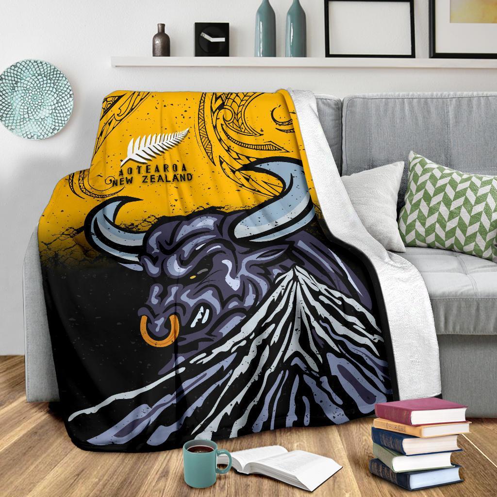 New Zealand Maori Premium Blanket Taranaki Bull - Vibe Hoodie Shop