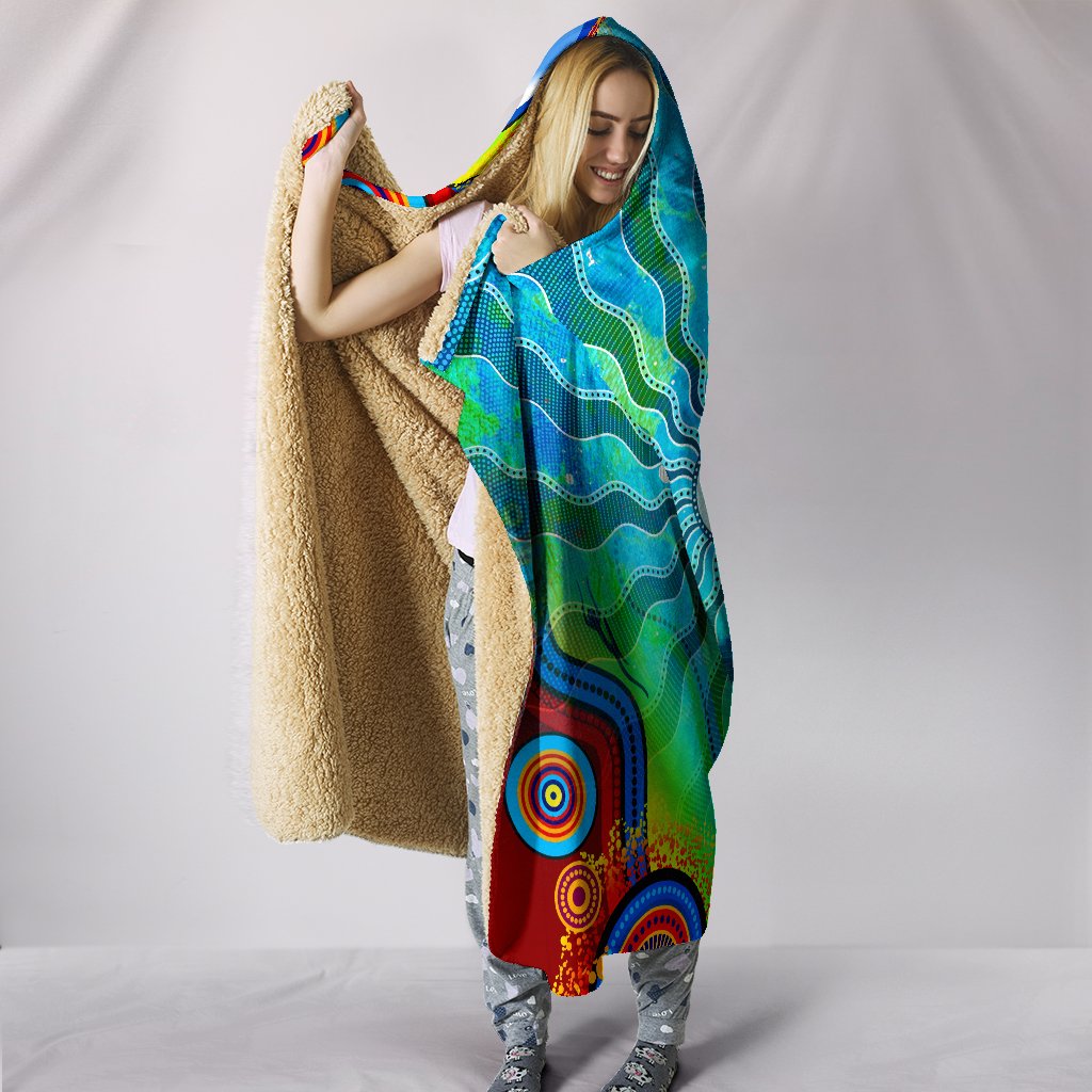 hooded-blanket-torres-strait-islanders-flag-with-aboriginal-patterns-blanket