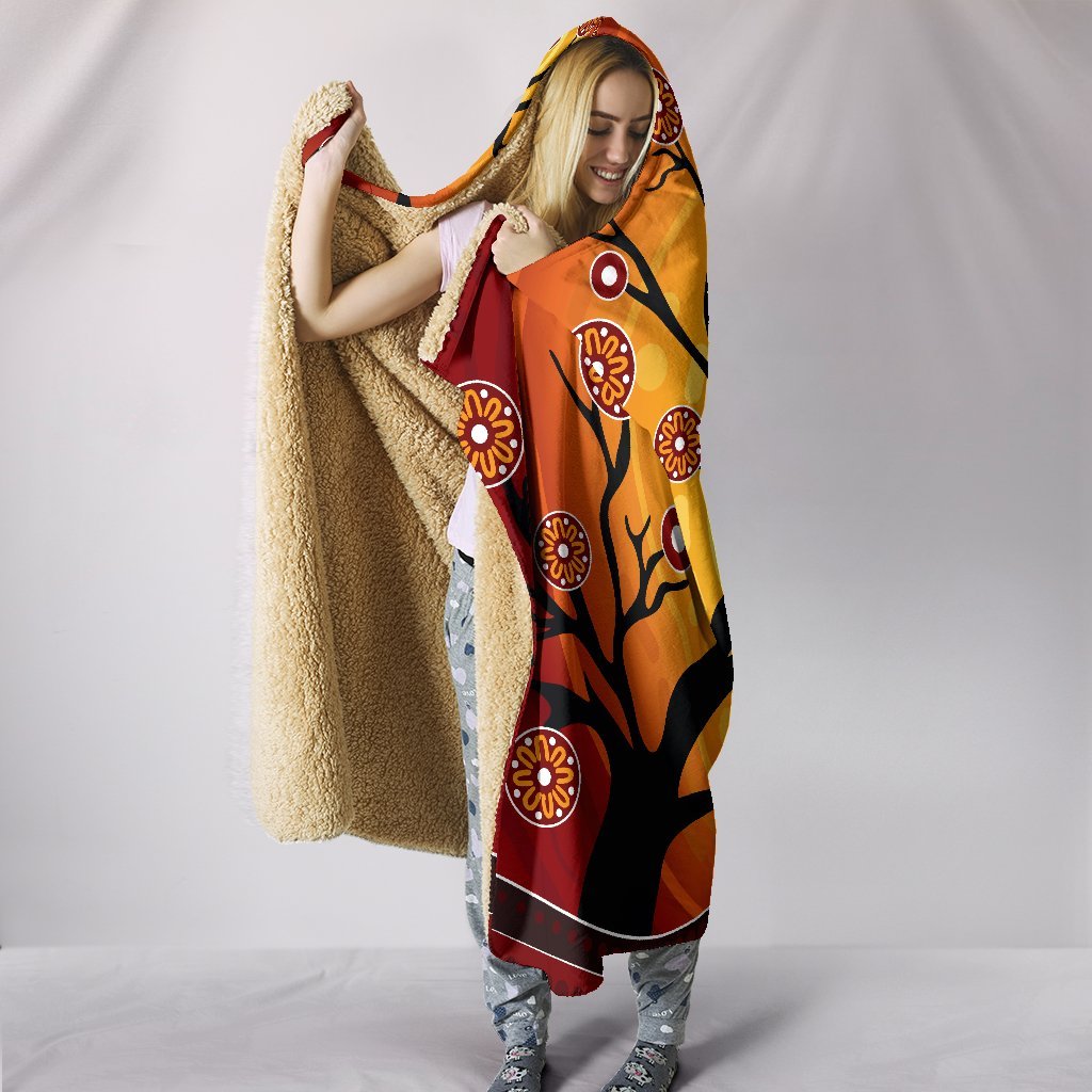 aboriginal-hooded-blanket-tree-in-spring-season