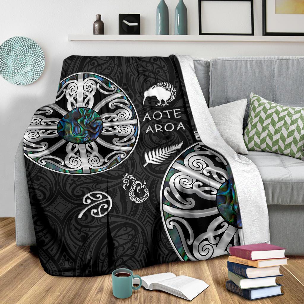 New Zealand Aotearoa Premium Blanket, Maori Mangopare Paua Shell - Vibe Hoodie Shop