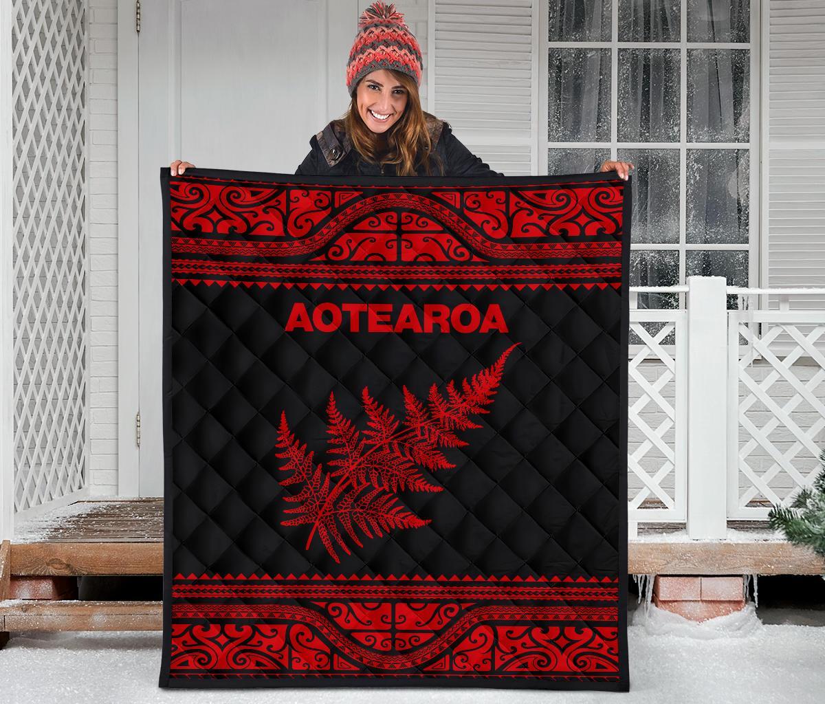 Aotearoa New Zealand Maori Premium Quilt Silver Fern - Red - Vibe Hoodie Shop