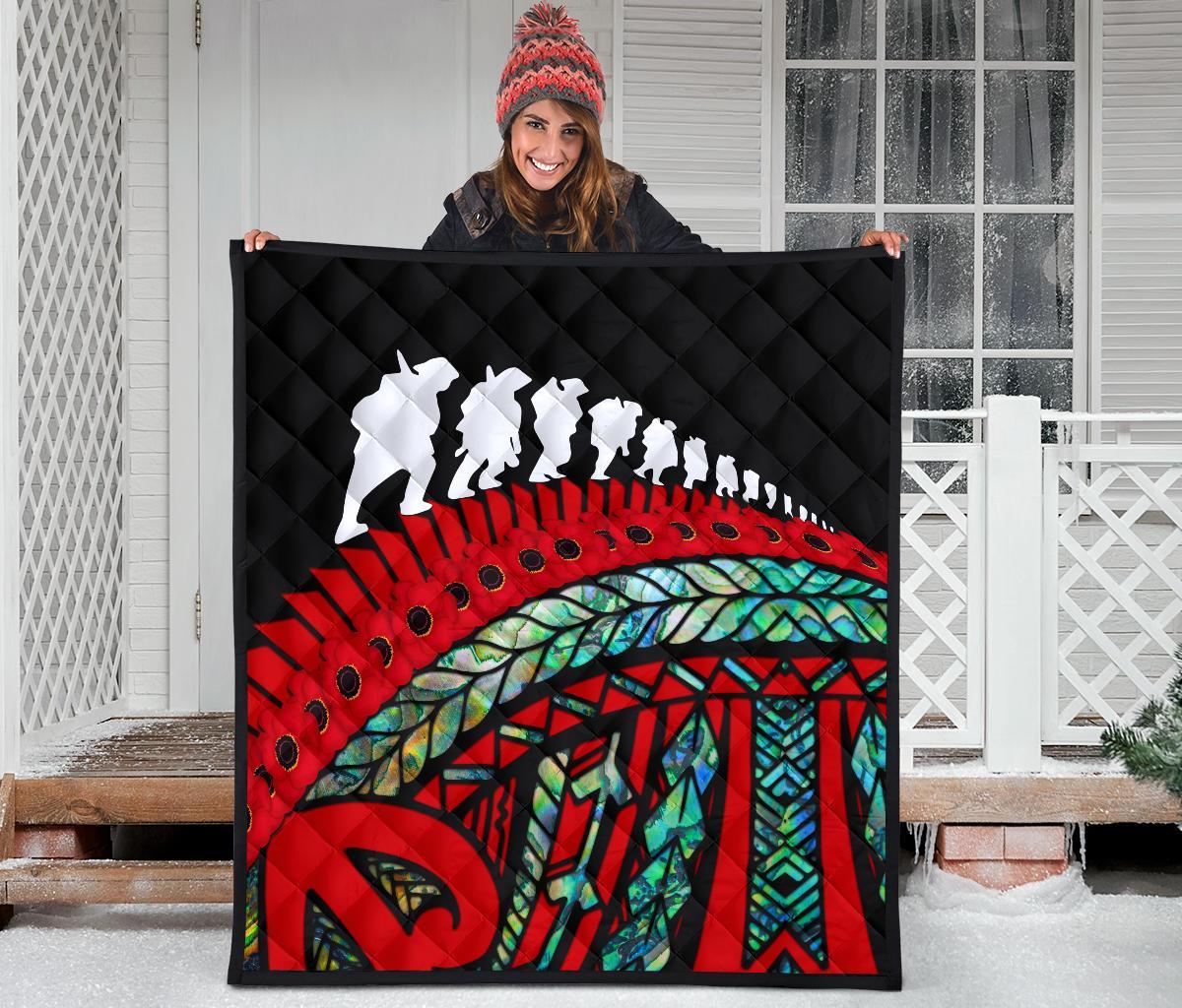 ANZAC New Zealand Quilt, Poppies Lest We Forget Maori Premium Quilt Soldiers Paua - Vibe Hoodie Shop