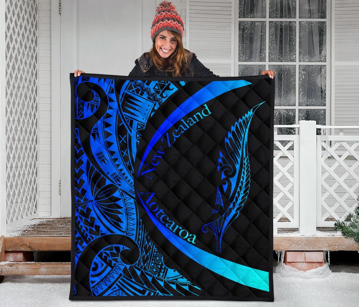 New Zealand Silver Fern Premium Quilt Maori Tattoo Circle Style - Blue - Vibe Hoodie Shop