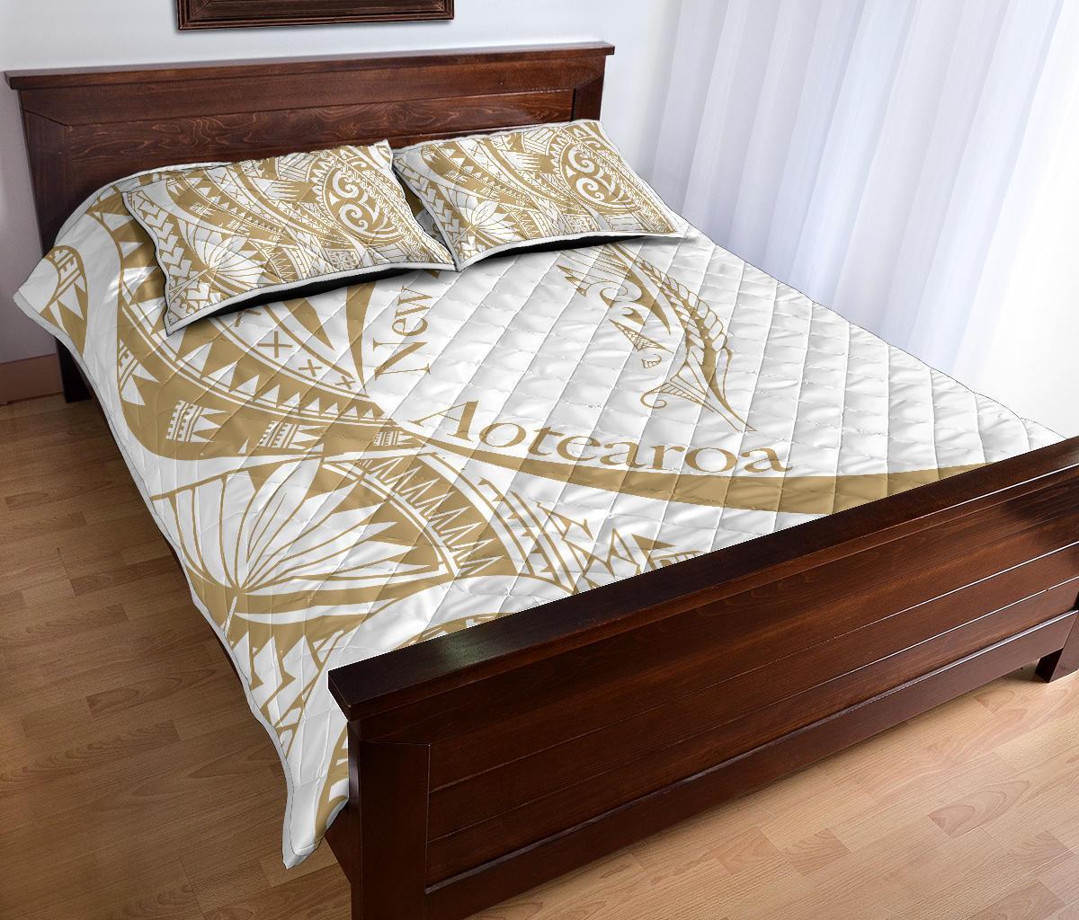 New Zealand Silver Fern Quilt Bed Set Maori Tattoo Circle Style - White - Vibe Hoodie Shop