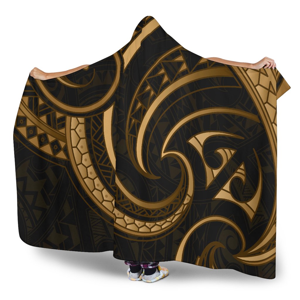 new-zealand-maori-mangopare-hooded-blanket-polynesian-gold