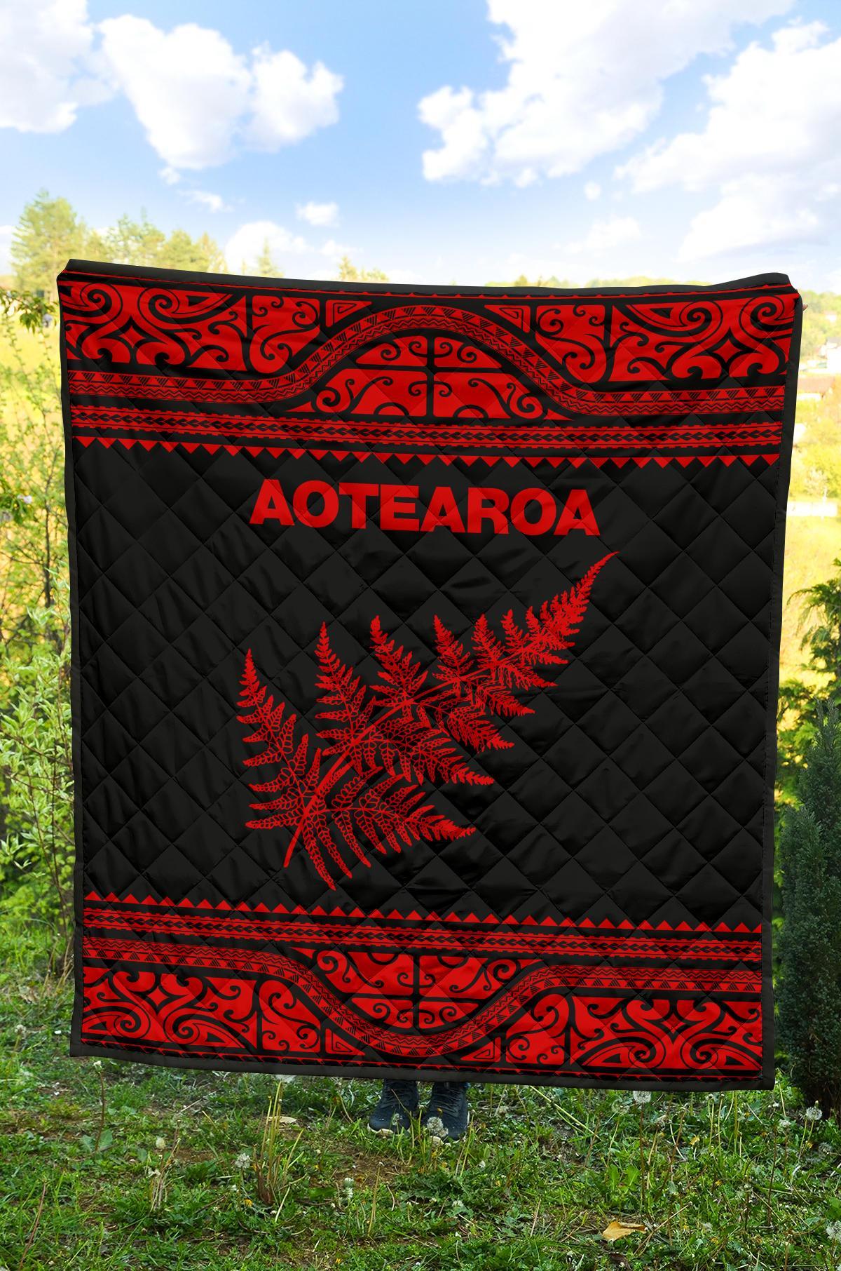 Aotearoa New Zealand Maori Premium Quilt Silver Fern - Red - Vibe Hoodie Shop