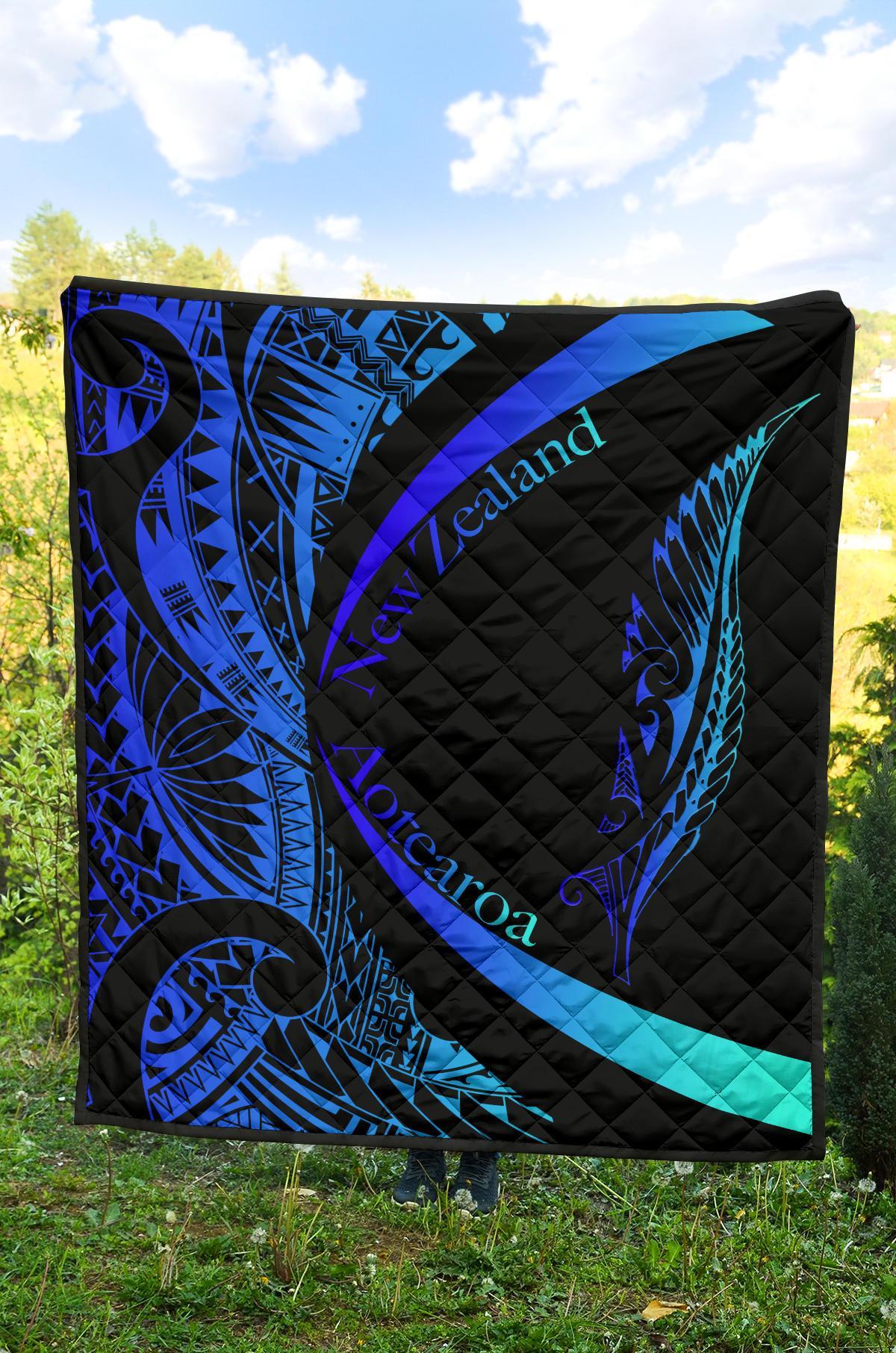 New Zealand Silver Fern Premium Quilt Maori Tattoo Circle Style - Blue - Vibe Hoodie Shop