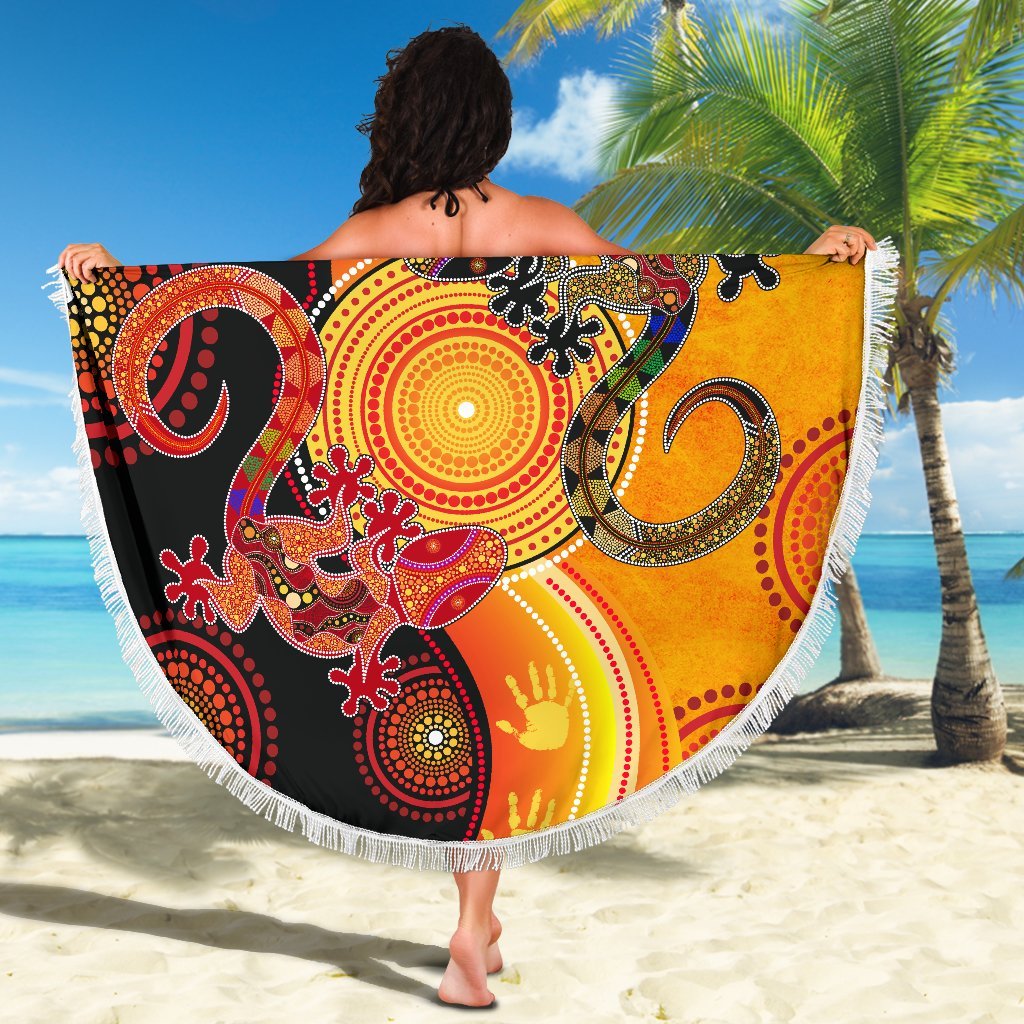 aboriginal-beach-blanket-couple-aboriginal-lizards
