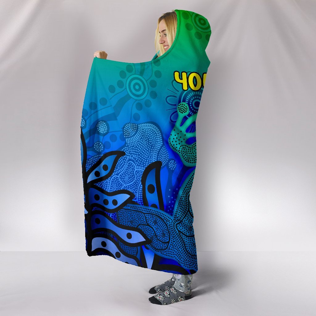 custom-aboriginal-hooded-blanket-indigenous-frog-blue