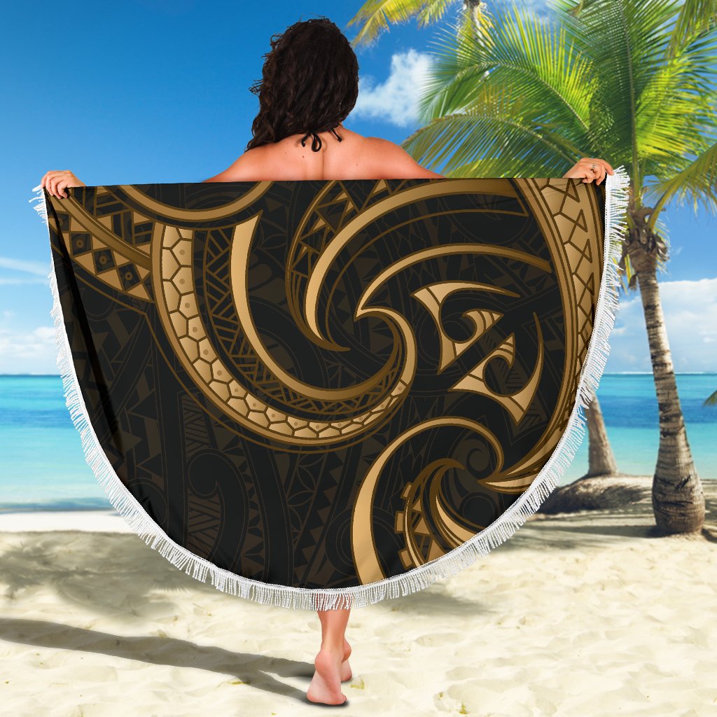 new-zealand-maori-mangopare-beach-blanket-polynesian-gold