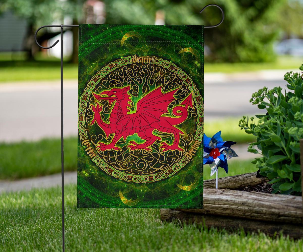 Celtic Flag - Wales Cymru With Celtic Tree (Green) - Vibe Hoodie Shop