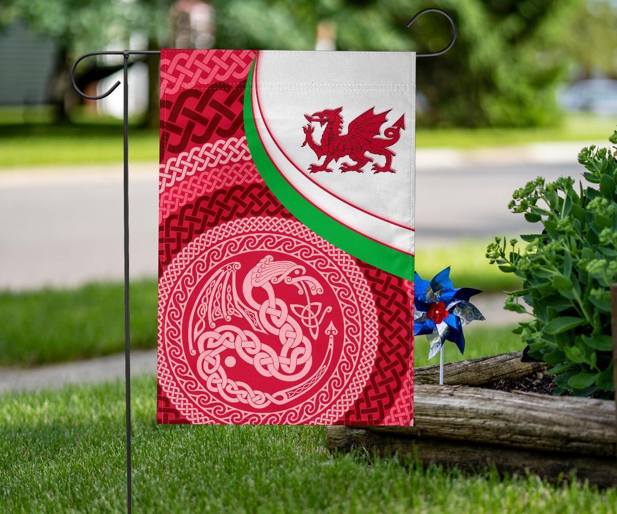 Wales Celtic Flag - Welsh Cymru Dragon With Celtic Knot - Vibe Hoodie Shop