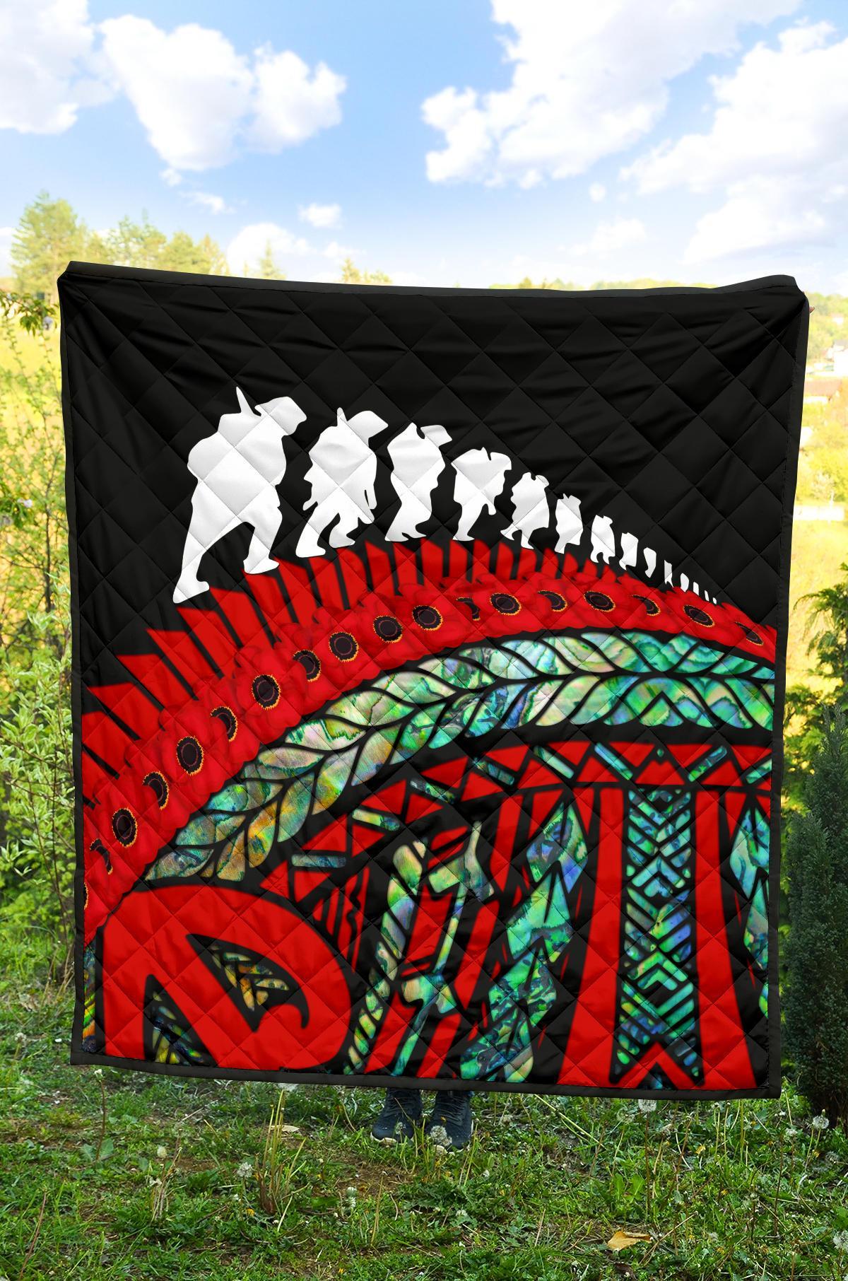 ANZAC New Zealand Quilt, Poppies Lest We Forget Maori Premium Quilt Soldiers Paua - Vibe Hoodie Shop