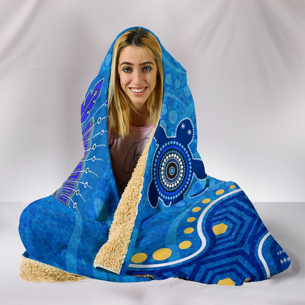 torres-strait-hooded-blanket-dhari-and-turtle