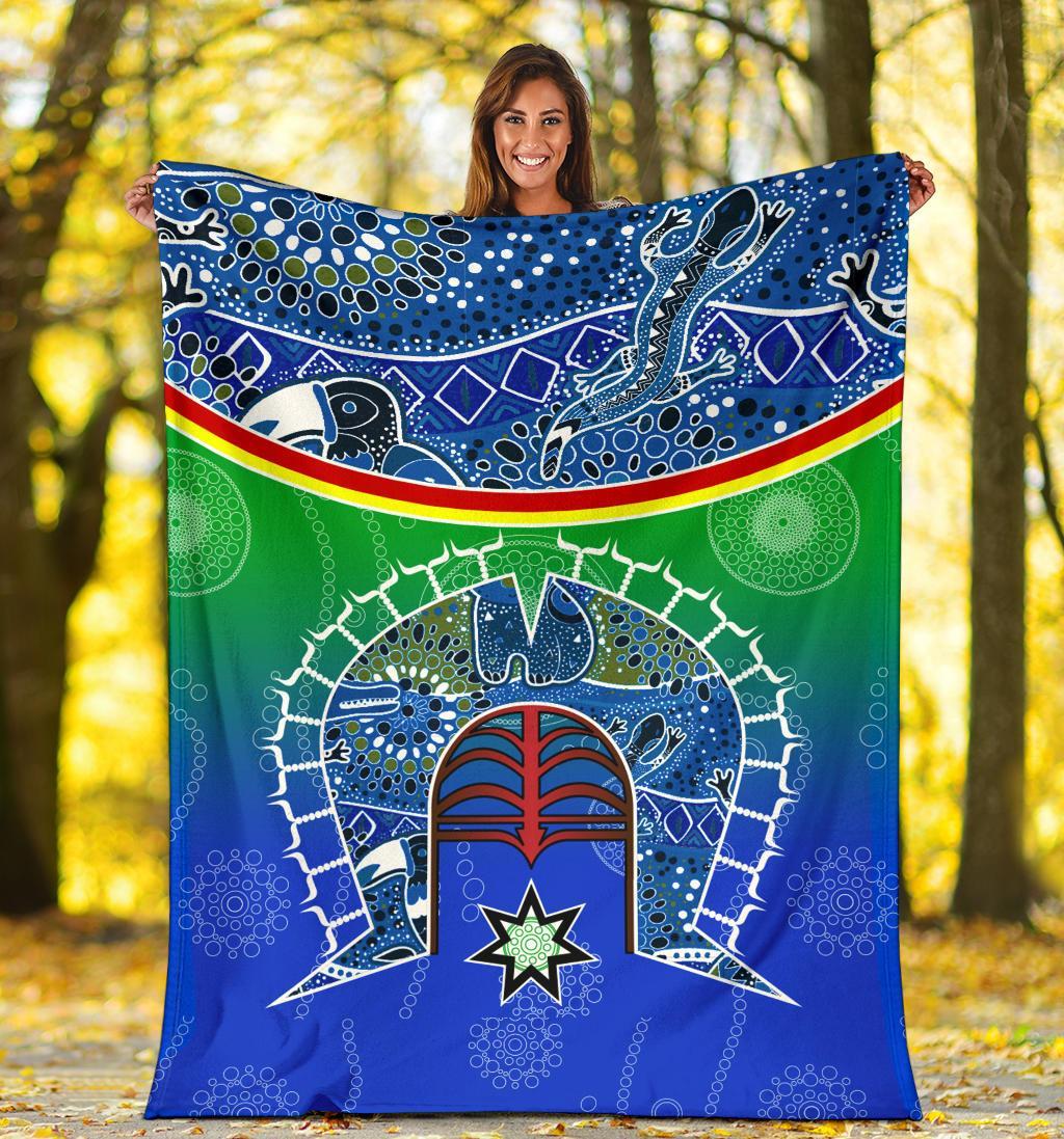 Premium Blanket - Torres Strait Symbol With Aboriginal Patterns - Vibe Hoodie Shop