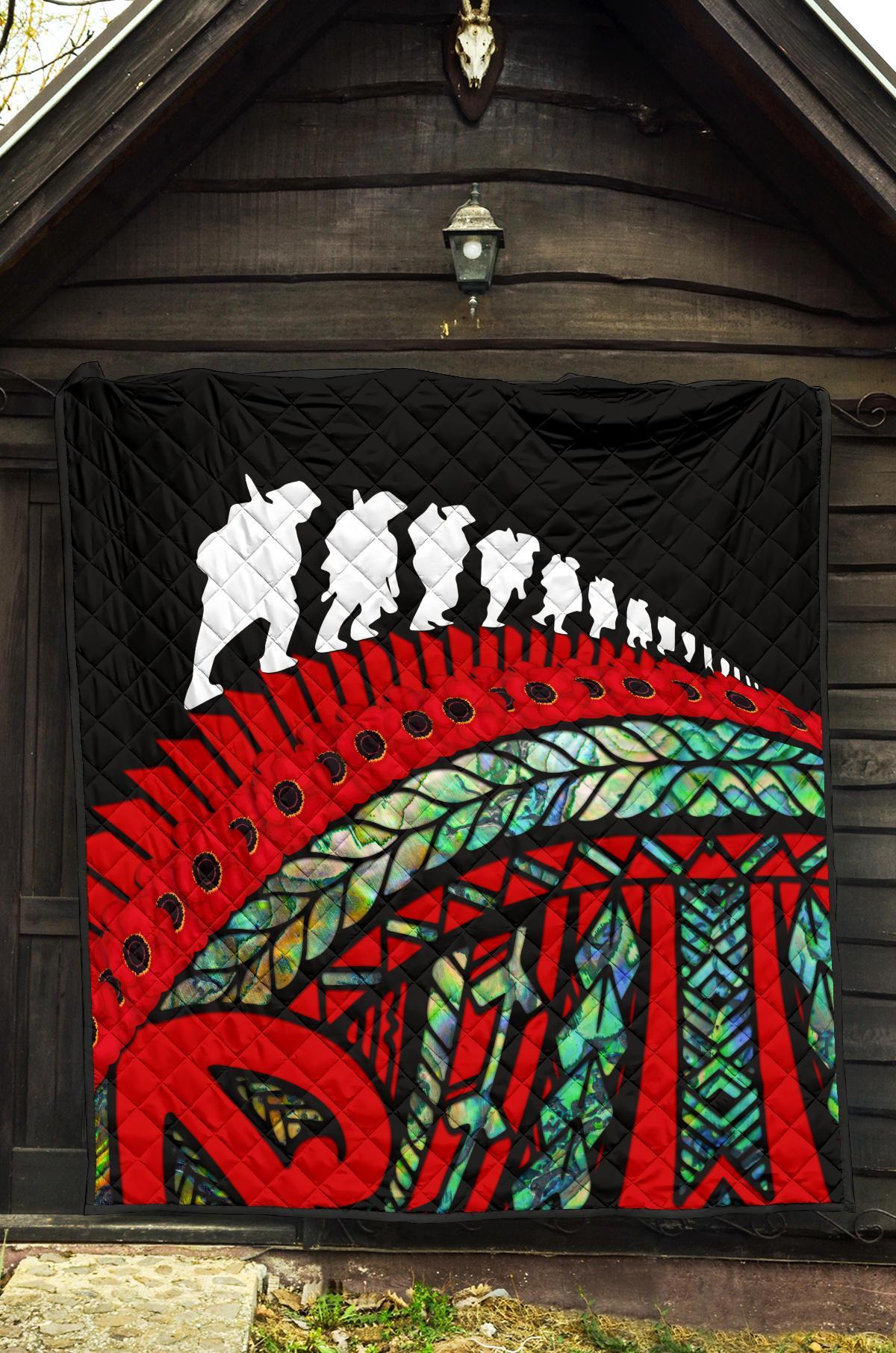 ANZAC New Zealand Quilt, Poppies Lest We Forget Maori Premium Quilt Soldiers Paua - Vibe Hoodie Shop