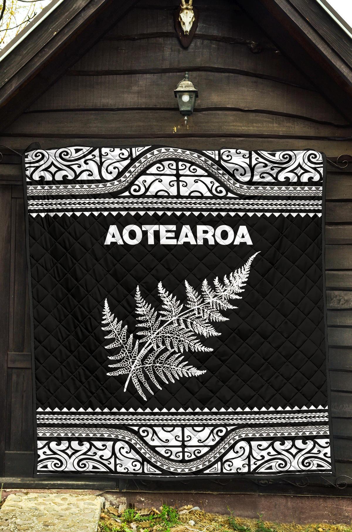 Aotearoa New Zealand Maori Premium Quilt Silver Fern - White - Vibe Hoodie Shop