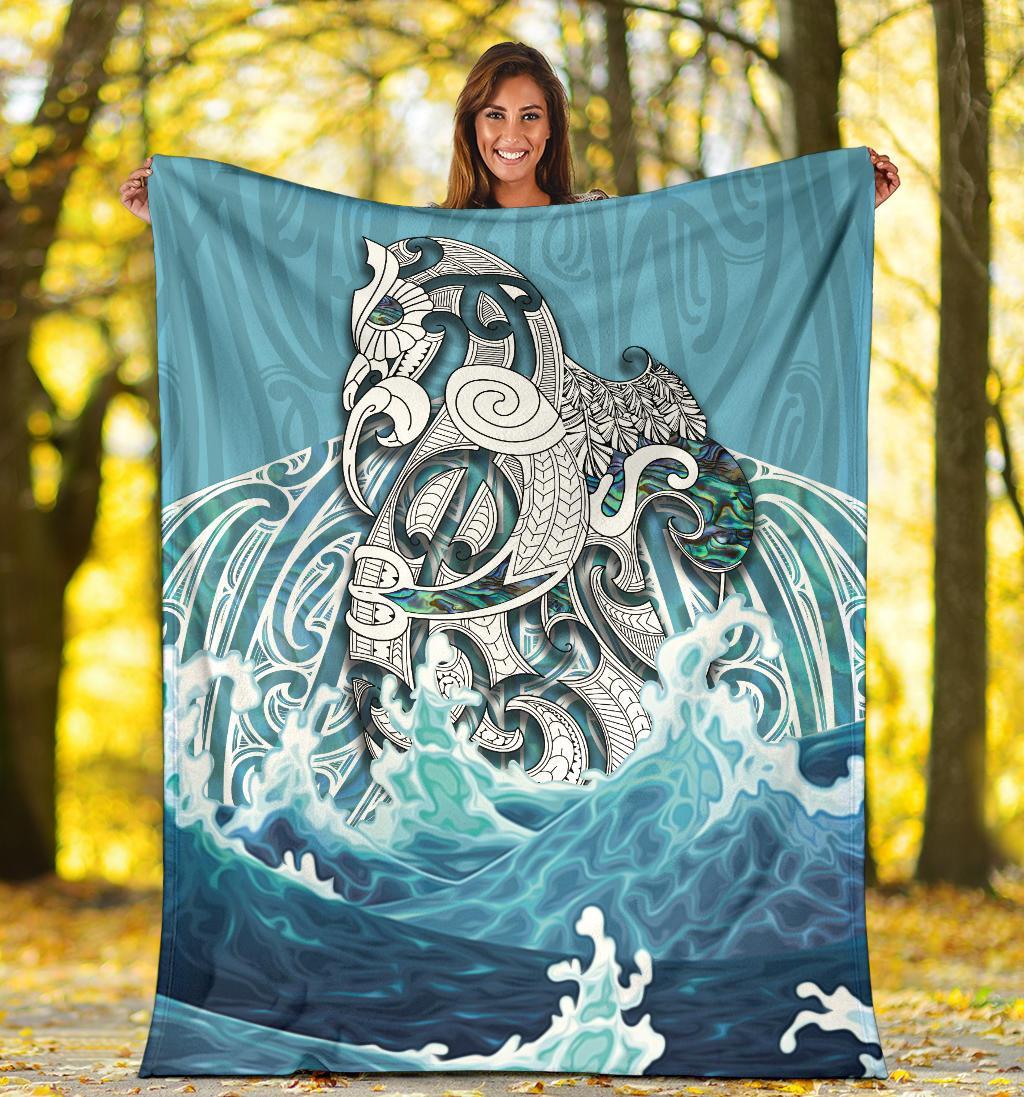 Maori Manaia The Blue Sea Premium Blanket - Vibe Hoodie Shop