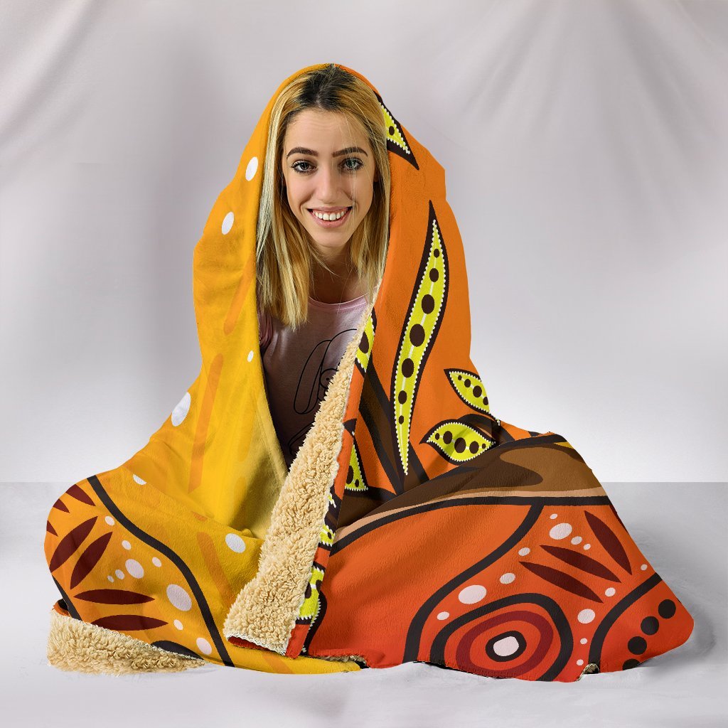aboriginal-hooded-blanket-tree-on-the-hill