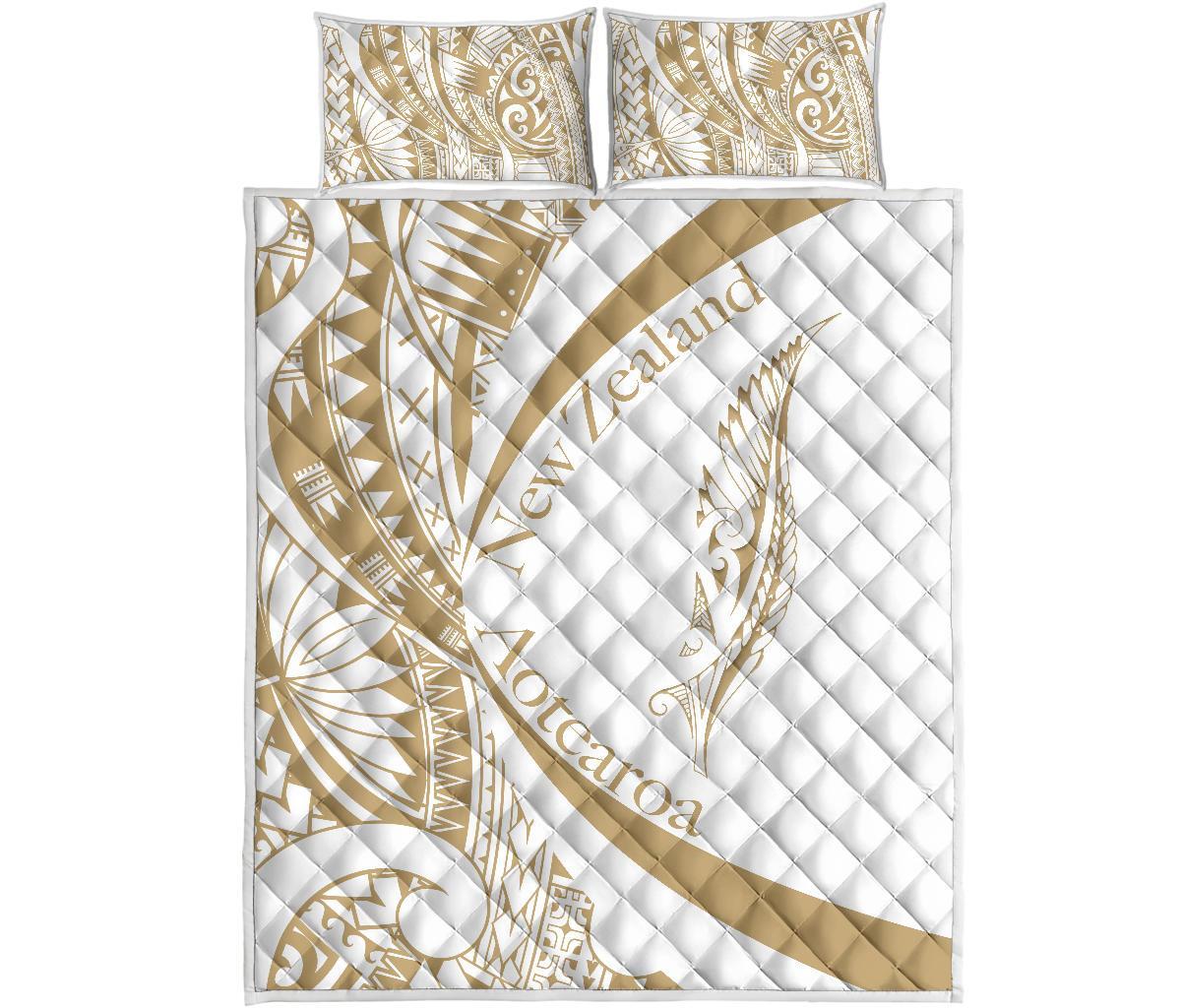 New Zealand Silver Fern Quilt Bed Set Maori Tattoo Circle Style - White - Vibe Hoodie Shop