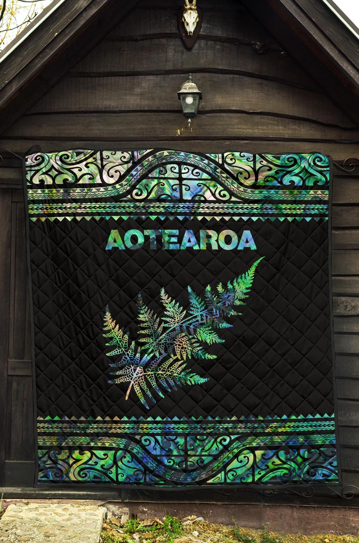 Aotearoa New Zealand Maori Premium Quilt Silver Fern - Paua Shell - Vibe Hoodie Shop