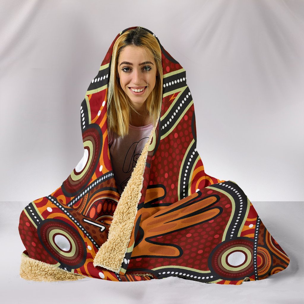aboriginal-hooded-blsnket-indegenous-dot-painting-art