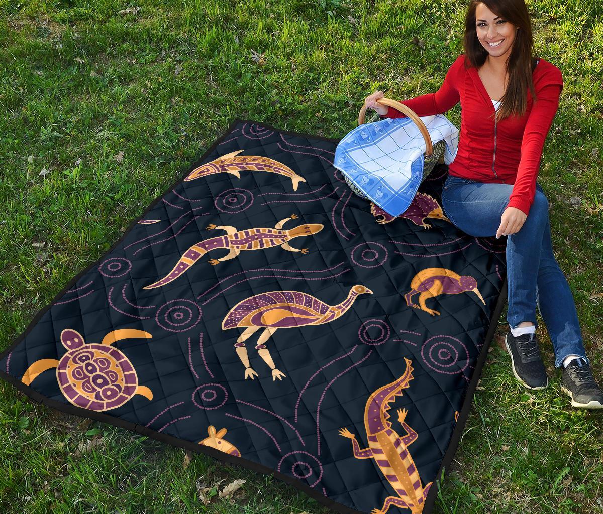Premium Quilt - Indigenous Animals Patterns - Vibe Hoodie Shop