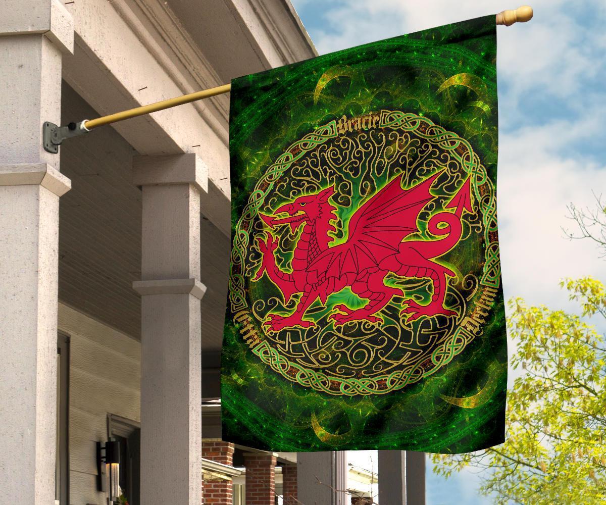 Celtic Flag - Wales Cymru With Celtic Tree (Green) - Vibe Hoodie Shop