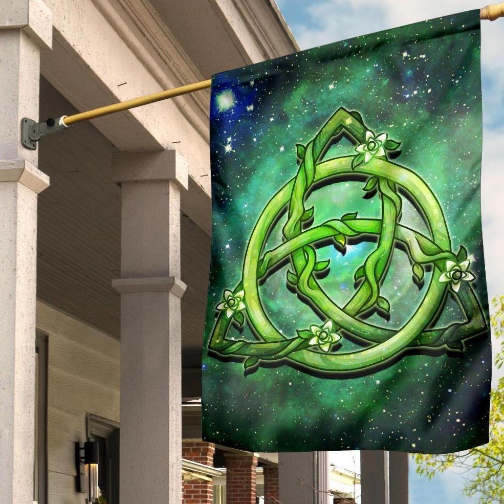 Celtic Flag - Green Triquetra - Vibe Hoodie Shop