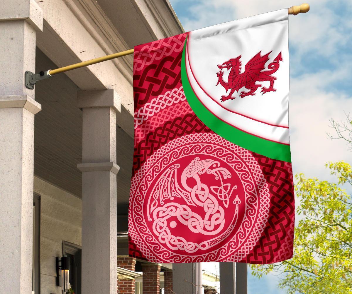 Wales Celtic Flag - Welsh Cymru Dragon With Celtic Knot - Vibe Hoodie Shop