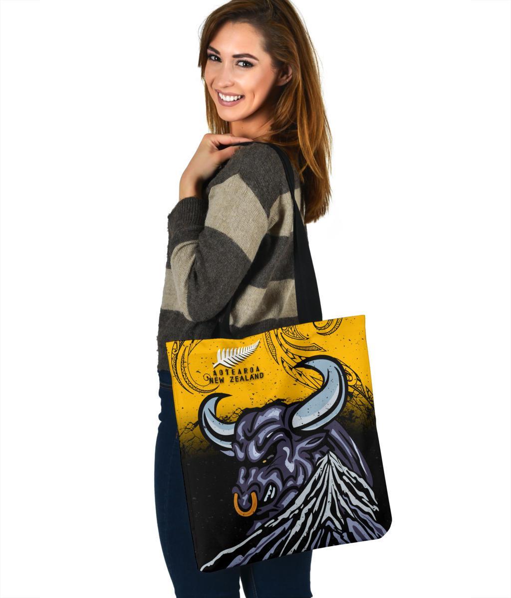 new-zealand-maori-tote-bag-taranaki-bull