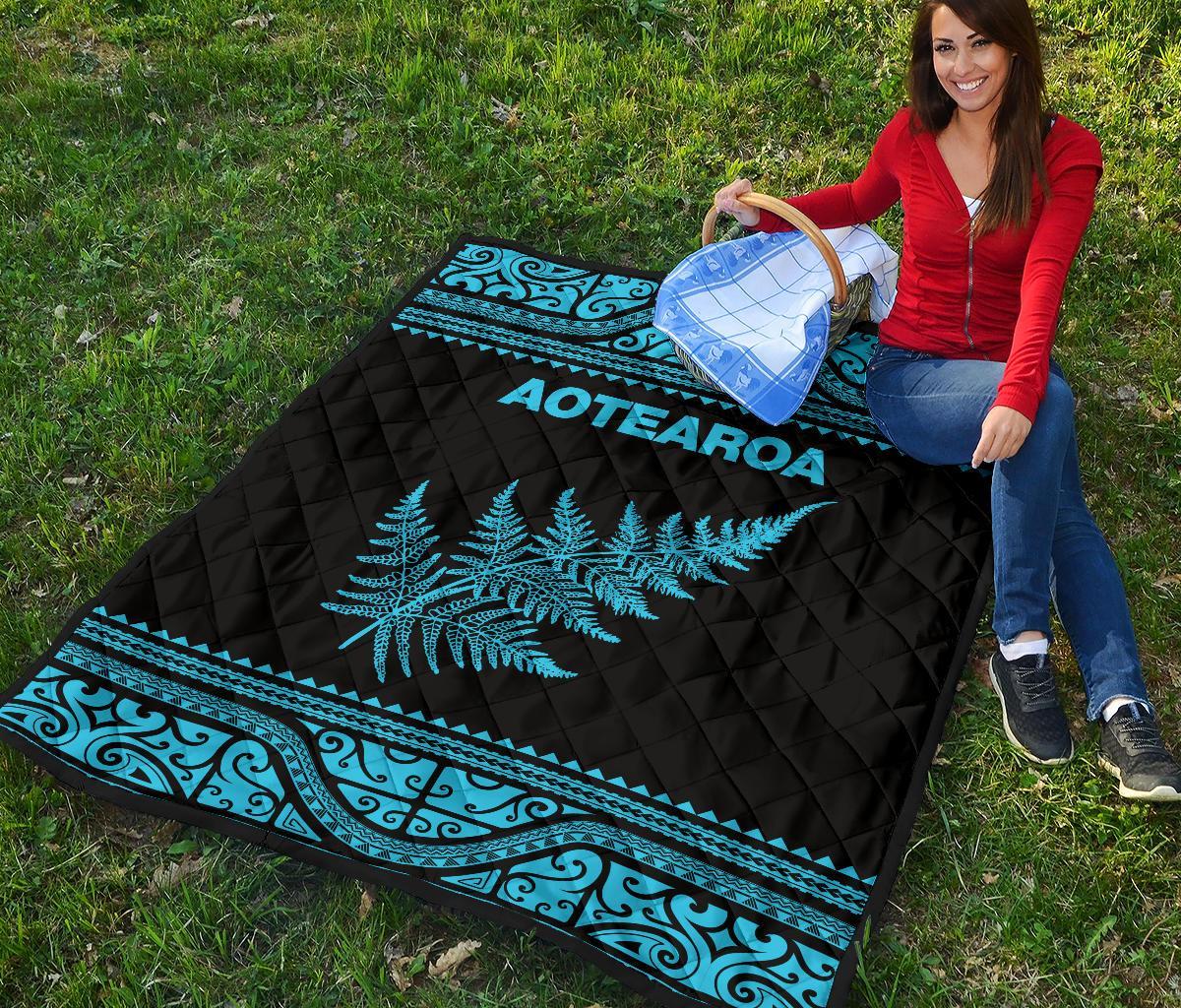 Aotearoa New Zealand Maori Premium Quilt Silver Fern - Blue - Vibe Hoodie Shop