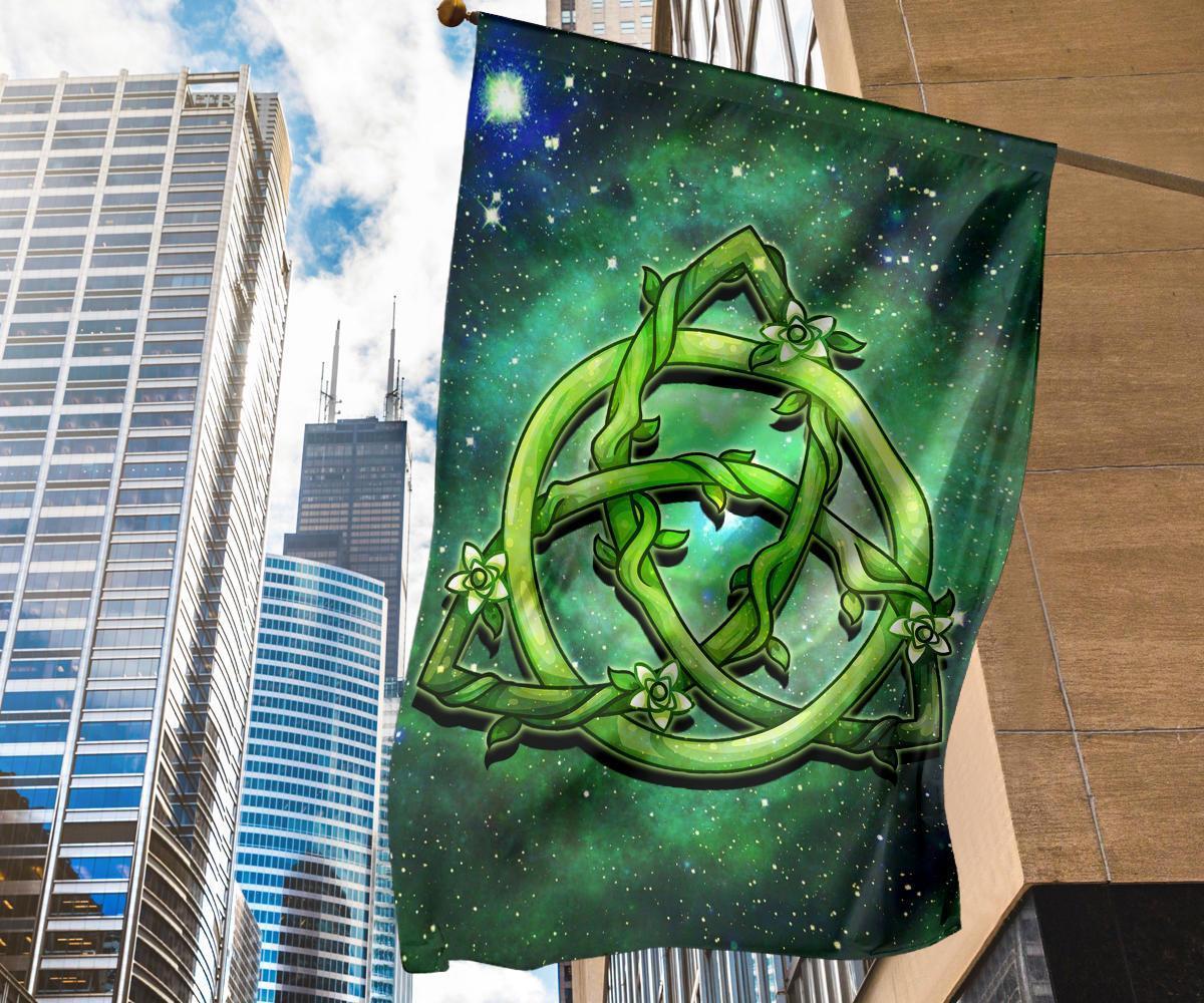 Celtic Flag - Green Triquetra - Vibe Hoodie Shop