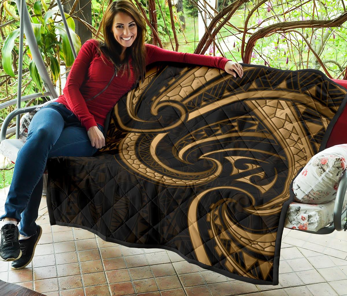 New Zealand Maori Mangopare Premium Quilt Polynesian - Gold - Vibe Hoodie Shop