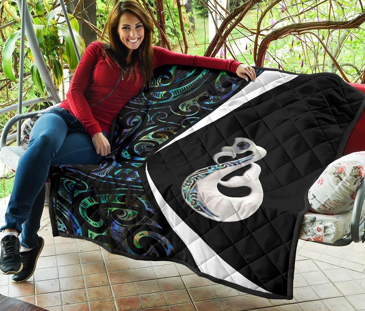 New Zealand Maori Manaia Paua Shell Premium Quilt - Circle Style - Vibe Hoodie Shop