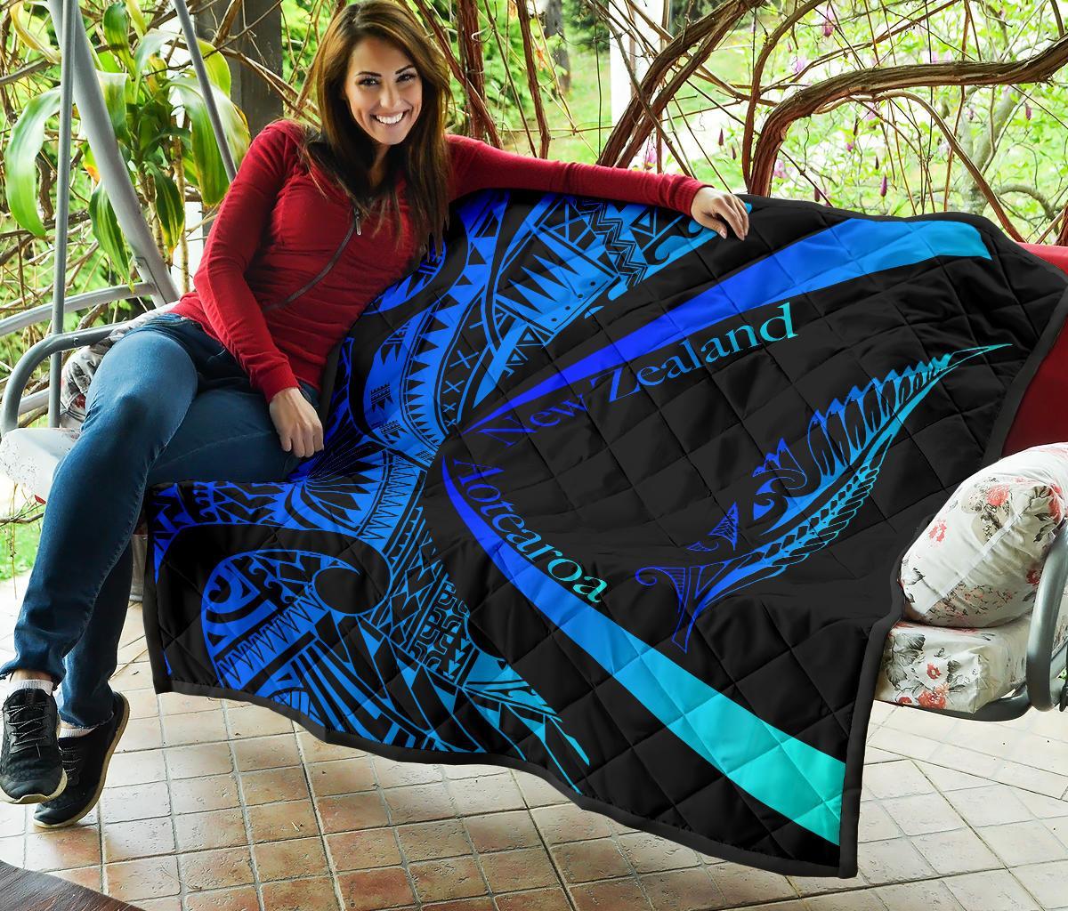 New Zealand Silver Fern Premium Quilt Maori Tattoo Circle Style - Blue - Vibe Hoodie Shop