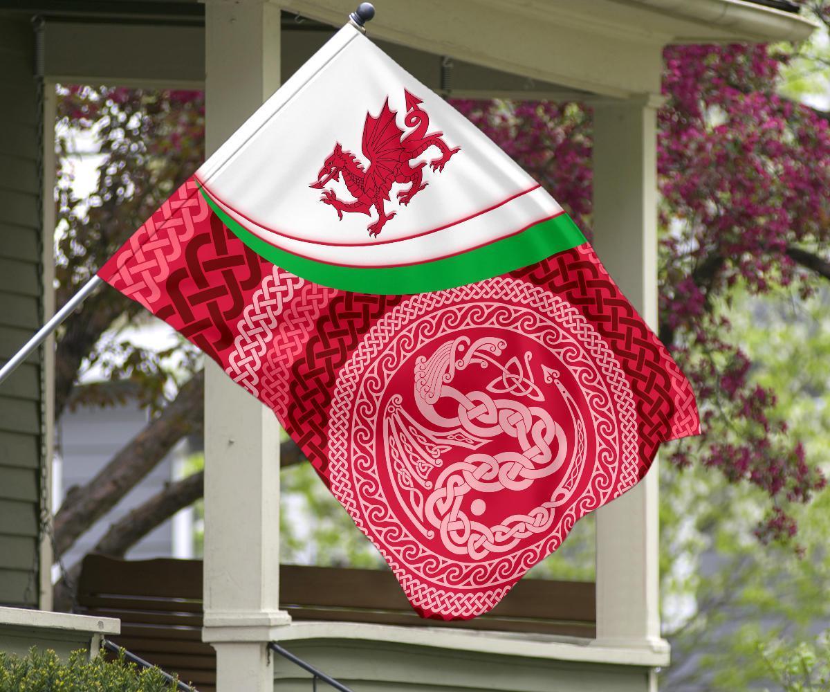 Wales Celtic Flag - Welsh Cymru Dragon With Celtic Knot - Vibe Hoodie Shop