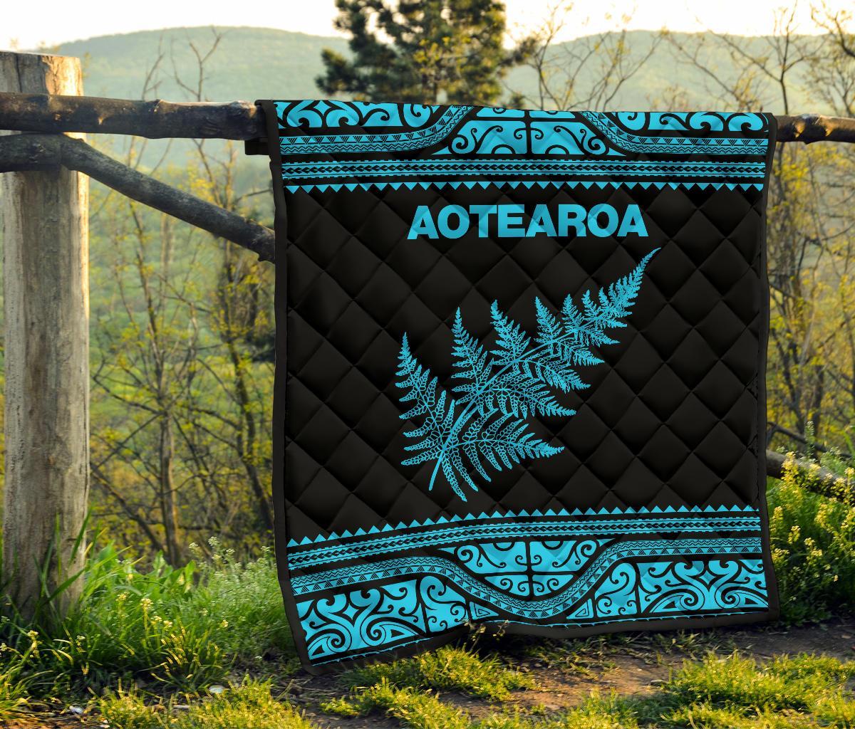 Aotearoa New Zealand Maori Premium Quilt Silver Fern - Blue - Vibe Hoodie Shop