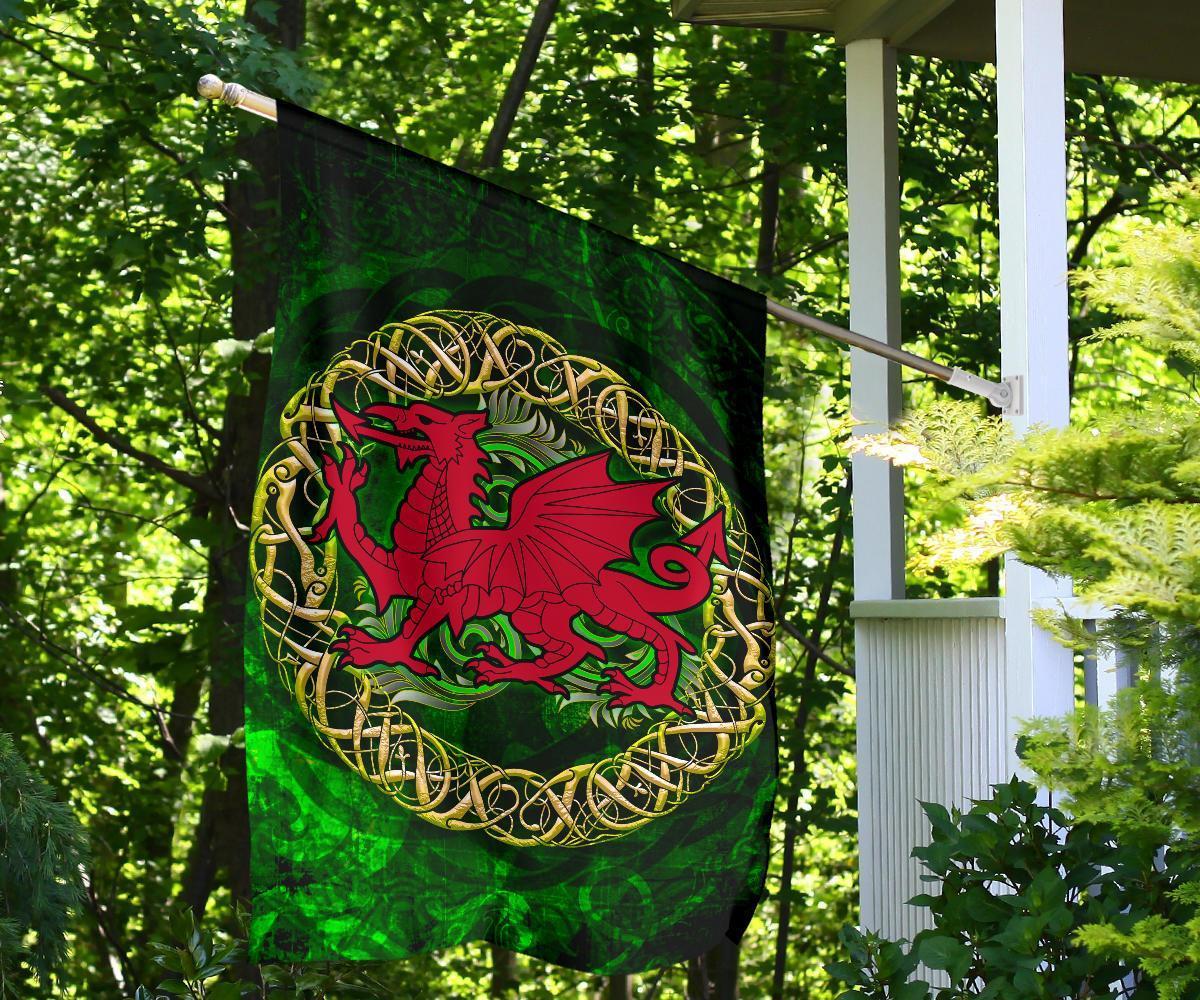 Wales Celtic Flag - Cymru Celtic Tree - Vibe Hoodie Shop