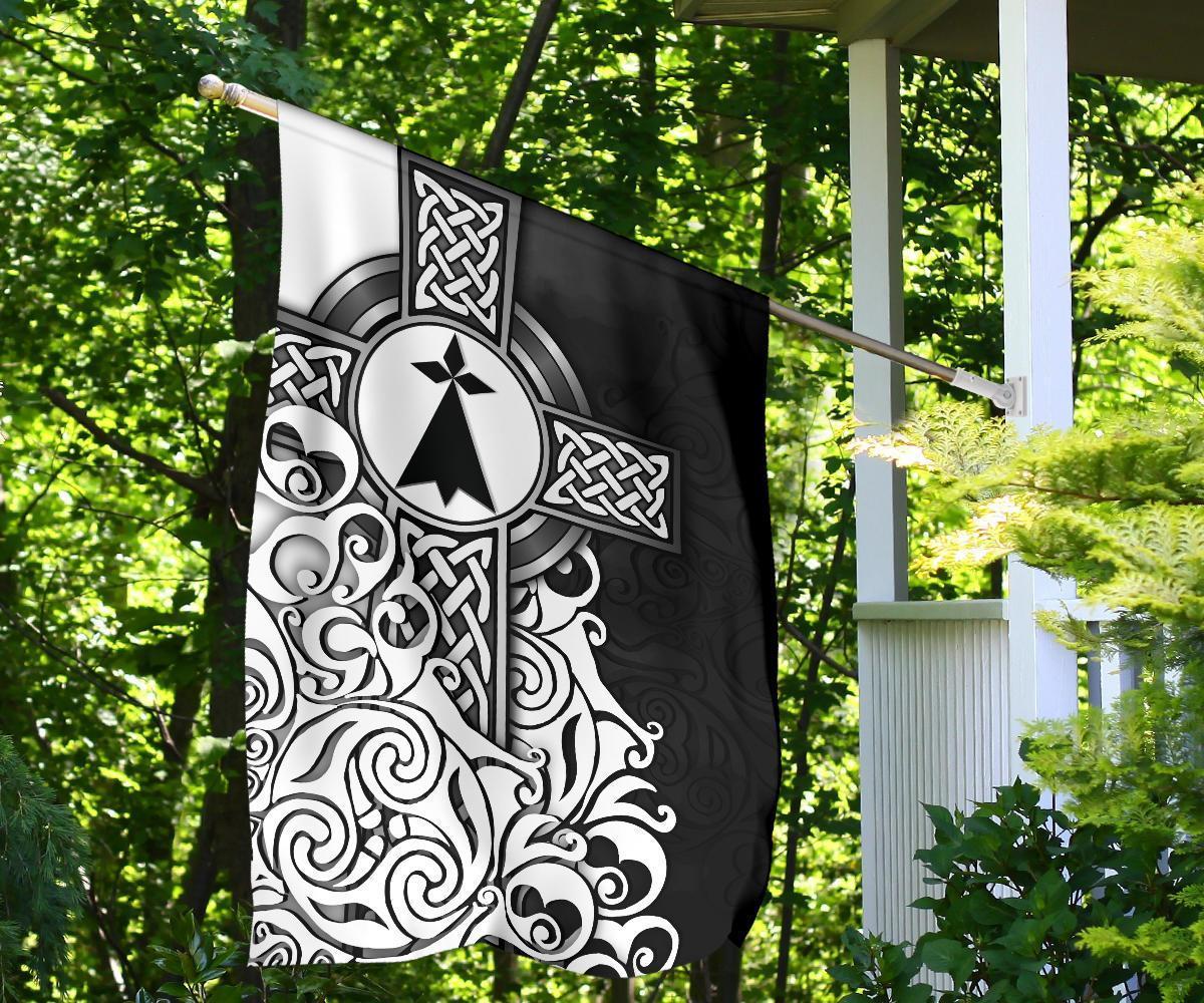 Brittany Celtic Flag - Bretagne Stoat Ermine With Celtic Cross - Vibe Hoodie Shop