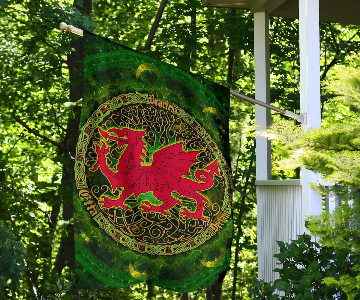 Celtic Flag - Wales Cymru With Celtic Tree (Green) - Vibe Hoodie Shop