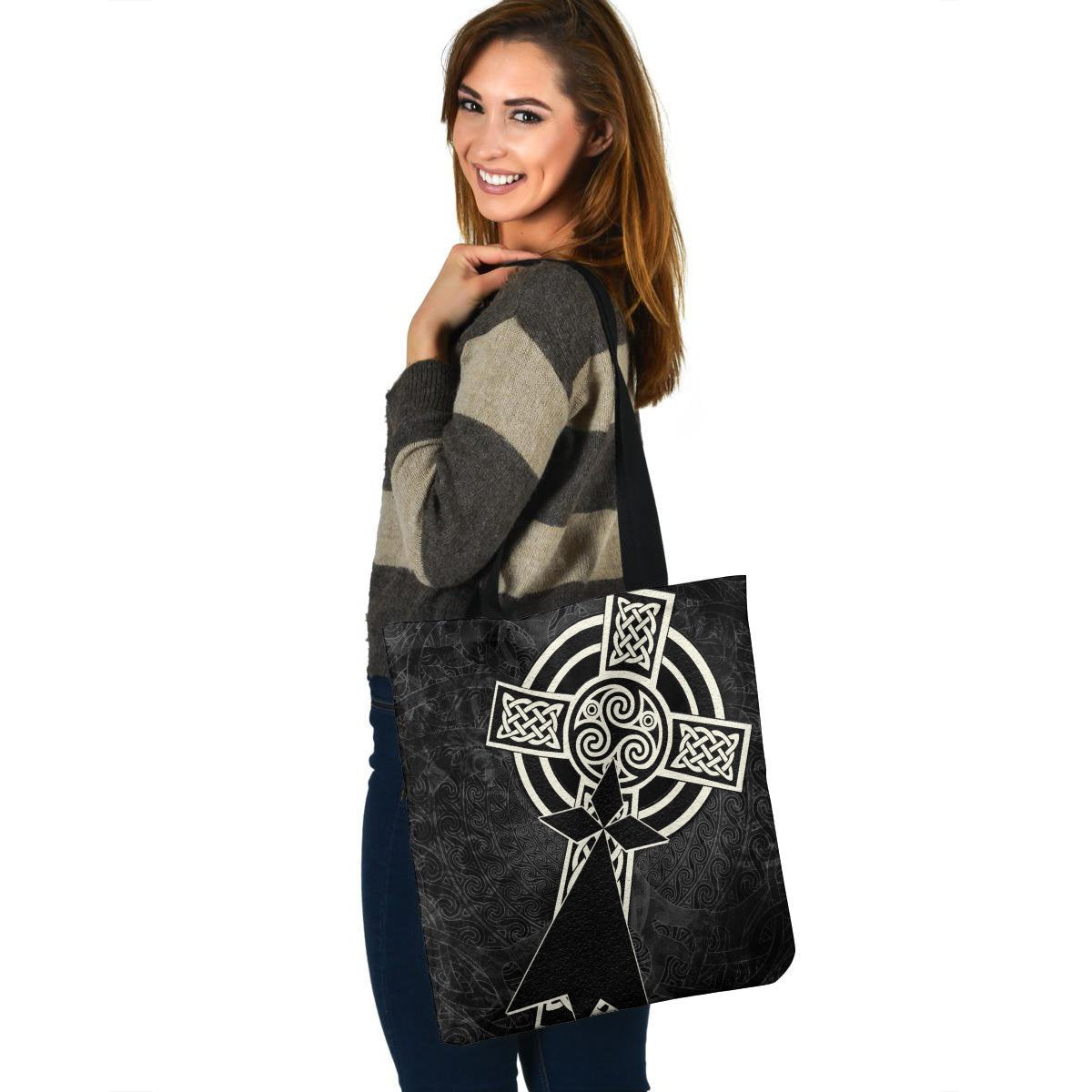 brittany-celtic-tote-bag-celtic-cross-stoat-ermine-skew-style